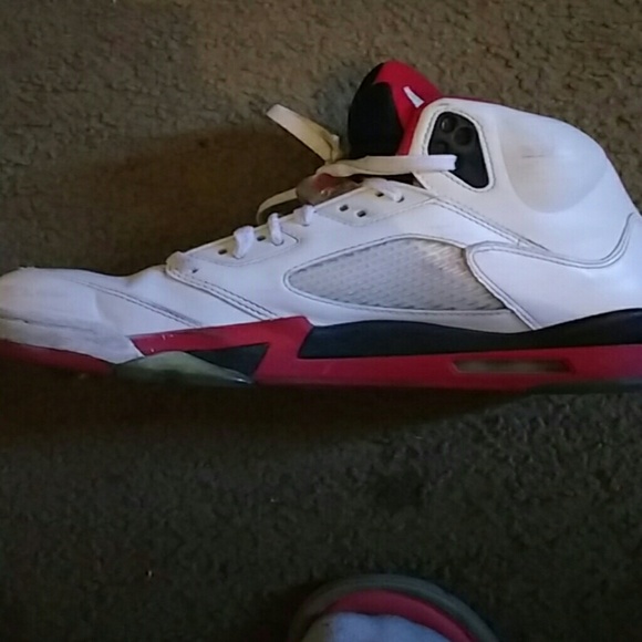 Jordan 5 Fire Red Size 10 BEATERS - Picture 3 of 4
